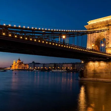 Lara Downtown Budapest